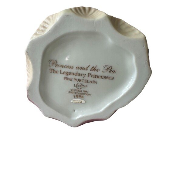 Lenox Princess and the Pea Figurine. Legendary Princesses Fine Porcelain 1993 - Picture 5 of 5